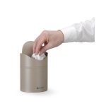 Poubelle de table avec couvercle pivotant_5