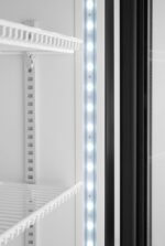 Armoire réfrigérée avec caisson lumineux